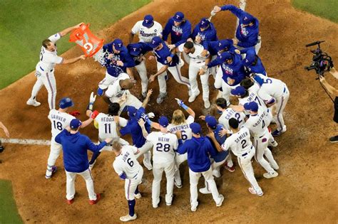 World Series: García’s HR in 11th, Seager’s tying shot in 9th rally Rangers past Arizona 6-5